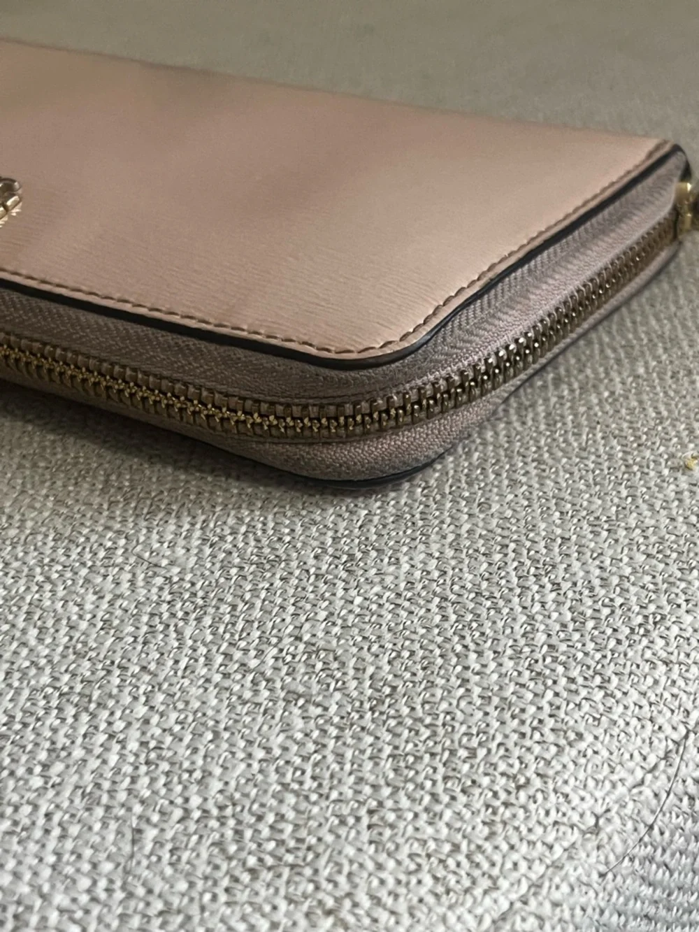 Tory Burch Robinson Zip Continental Wallet GUC - Picture 6 of 10
